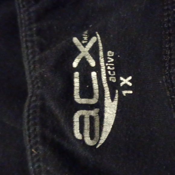 4/$30 Black Athletic Capri Leggings With Open Sides - Size 1X - Picture 4 of 5